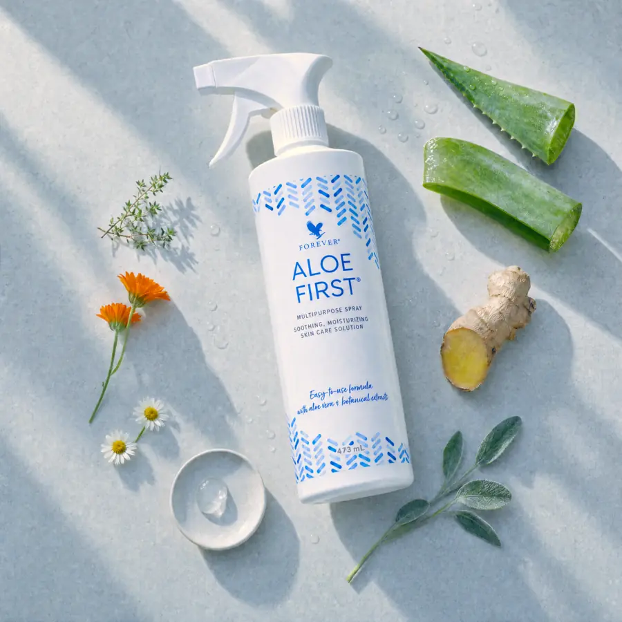 Aloe First Forever Living cu 81% gel de aloe vera, alături de ingredientele formulei: aloe vera, gălbenele, mușețel, cimbru, salvie și ghimbir