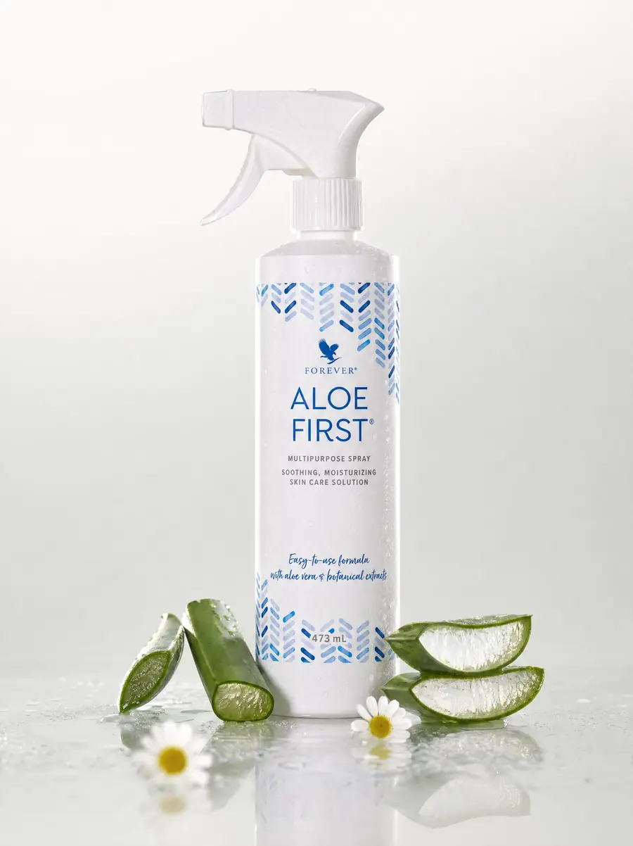 Aloe First Forever Living – spray calmant cu 81% gel de aloe vera, flacon 473 ml, cu felii de aloe proaspătă
